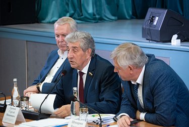 Сергей Грачев: «Муниципальные образования вносят свой вклад в региональное законодательство»